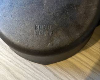 D157 - $40. BSR #8 Dutch Oven