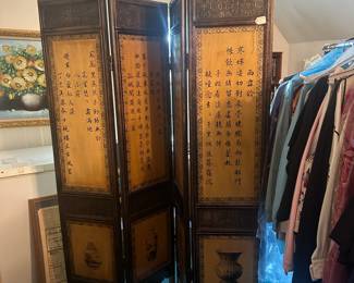D172 - $125. Room Screen. Measures 63" wide when extended x 73" tall.