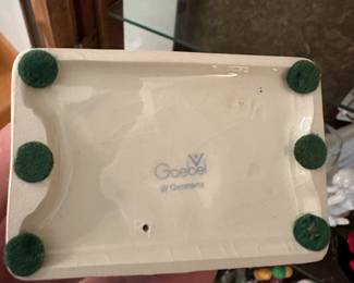 D95 - $15. Hummel "Adoration"