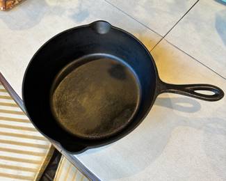 D159 - $100. Chicago Hardware Foundry Hammered Chicken Fryer