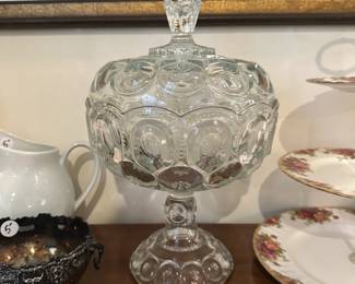 D88 - $30. Large Lidded Moon & Stars Candy Dish.