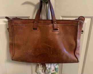 D5 - $85. Vintage Coach Leather Briefcase / Messenger Bag. Leather shows signs of wear - bag is sturdy!