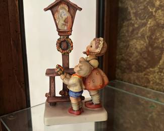 D95 - $15. Hummel "Adoration"