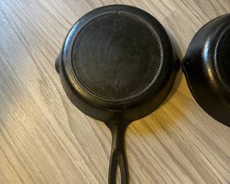D151 - $30. Cast Iron Skillet, Single Notch Lodge #5