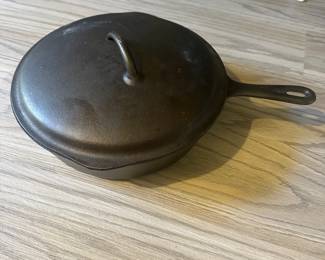D158 - $45. BSR #8 Deep Fryer Chicken Skillet.