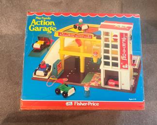 Vintage fisher-PriceAction garage