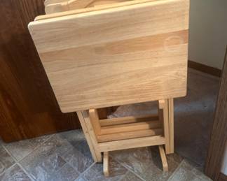 Set a four TV trays with stand