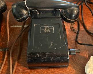 Vintage Federal telephone radio Corporation Bakelite with hand crank