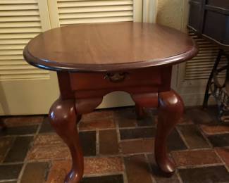 OVAL SIDE TABLE