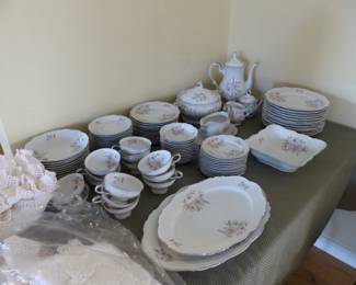 Set of Edelstein "Winfield" dinnerware set with serving pieces