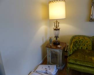 Pair of curio end tables, pair of crystal lamps