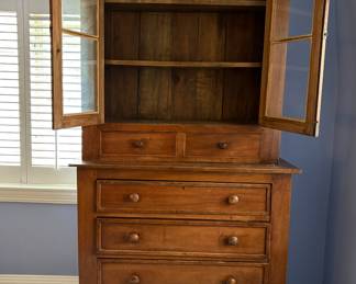 Antique cabinet / bookcase