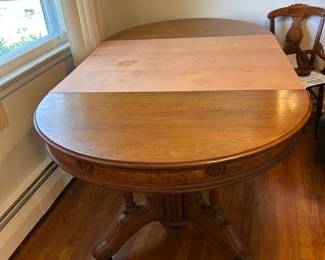 Dining Room Table w/Leaves