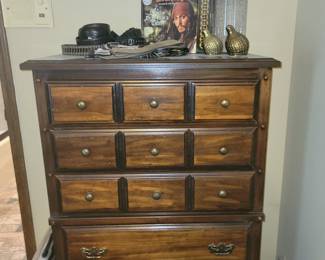 Chests of drawers