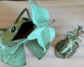 Garden Frog Decor