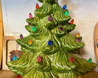 Atlantic Mold ceramic light-up Christmas Tree