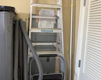 Aluminum step ladder and step stool