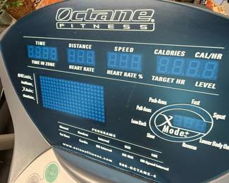 Octane Fitness Pro 3500 Elliptical Machine