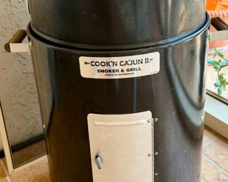 Cook'n Cajun II Smoker and Grill