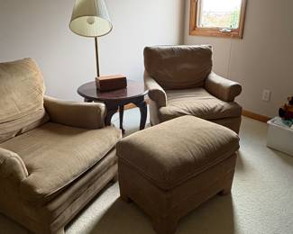 Lounge chairs & ottoman