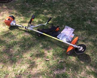 Stihl gas brush cutter w/blade