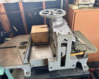 The challenge machinery style 230 paper cutter $400