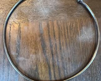 .925