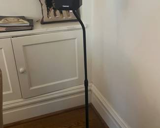 Gateway surround sound system (8 pieces includes 4 of these speakers on stands)