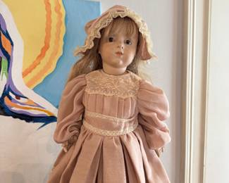Vintage porcelaine doll