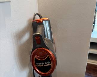  shark, vacuum cleaner