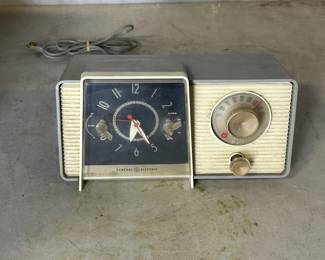 Classic clock radio