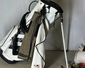self standing golf bag