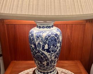Blue & White Porcelain Urn Table Lamp
