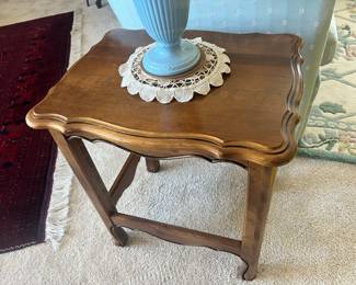 Country French End Table