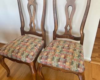 Georgian Style Dining Table with 6 Dining Chairs