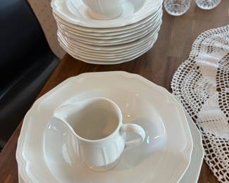 Mikasa Ultima Antique White Dinnerware Set