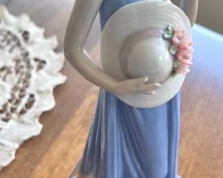 Lladro "Courtney" Figurine – #5648