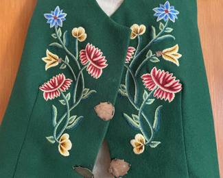 Traditional Nordlandsbunaden Set – Complete with Dress, Bonnet, Purse & Vest