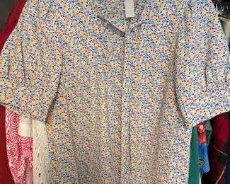 CeCe Floral Button-up Short Sleeve Shirt – Size Small