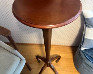 Bombay Wood Pedestal Plant Stand