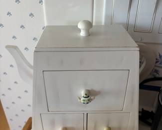 Teapot Shaped Wooden Tea Bag Storage Caddy