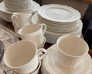 Mikasa Ultima Antique White Dinnerware Set