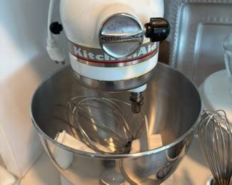 Kitchen Aid Stand Mixer with Bowl & Attachments