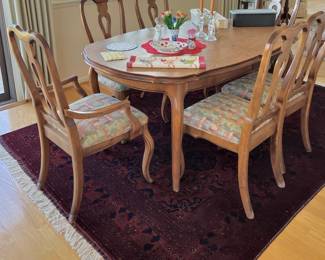 Georgian Style Dining Table with 6 Dining Chairs