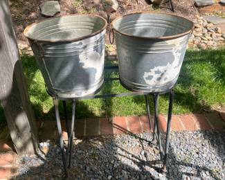 Outdoor Beverage Container with Stand