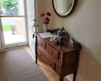 Gorgeous ethan allen side table with mirror