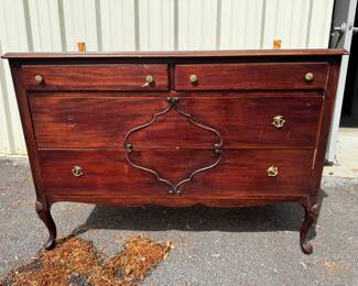 Mahogany 1930-40's Likely Chippendale or Queen Anes $300