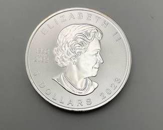 $5 Canadian Maple Leaf 1 oz Silver Round