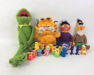 Knickerbocker & More Sesame Street Plushies
