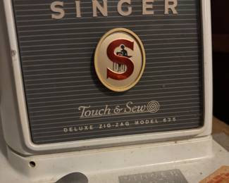 Singer Sewing Machine Deluxe Zig Zag Model 625
